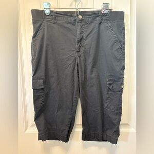 Lee Relaxed Fit Black Cargo Shorts. Size 14 Petite.